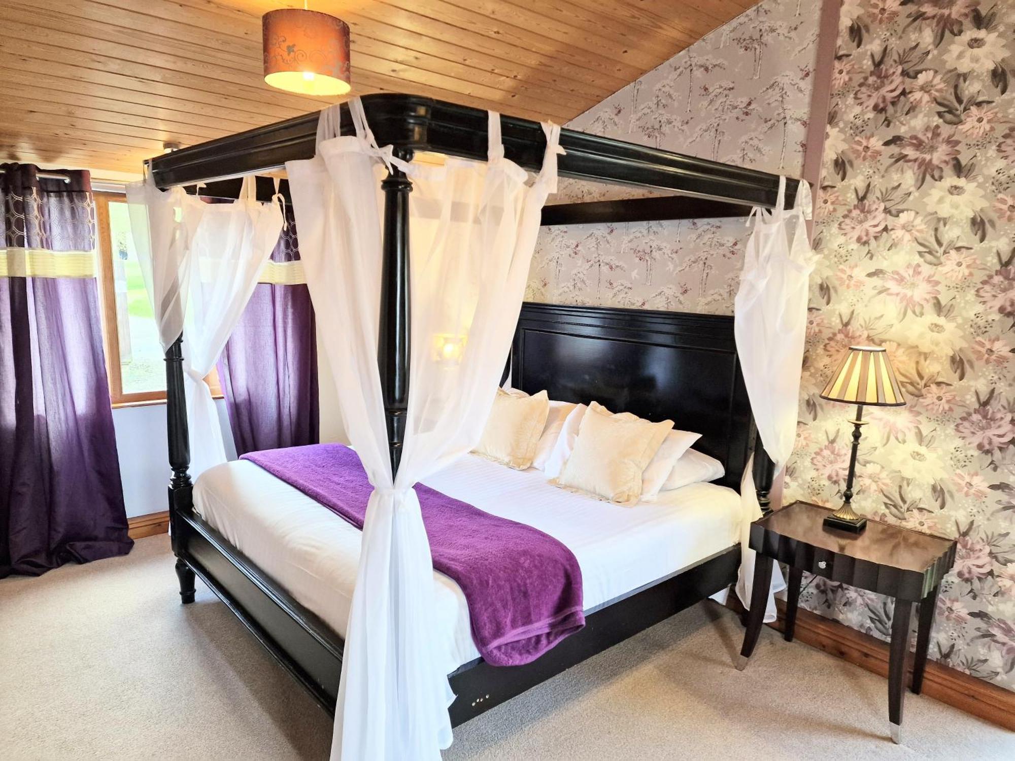 Ochil 8 With Private Hot Tub - Fife - Loch Leven - Lomond Hills Villa Kelty Exteriör bild